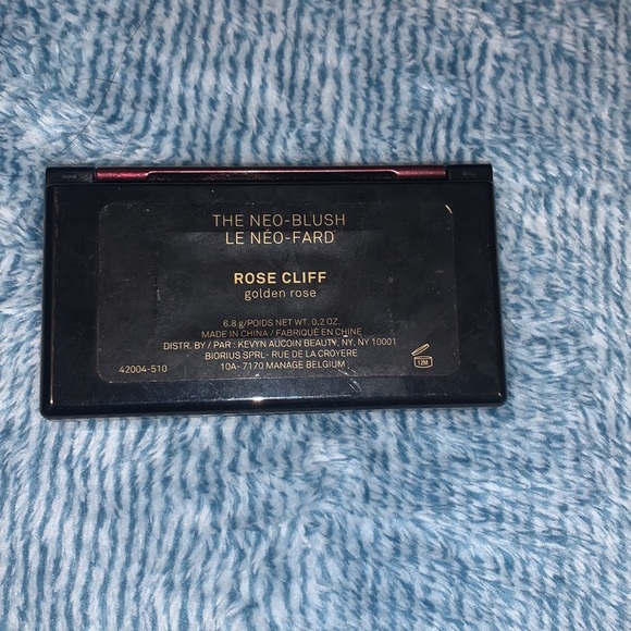 Kevyn Aucoin Rose Cliff Neo-Blush - Picture 3 of 5